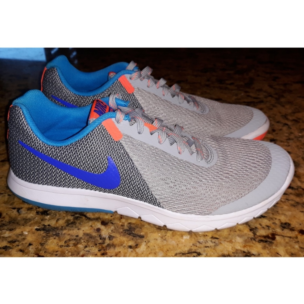 Nike running shoes 7.5